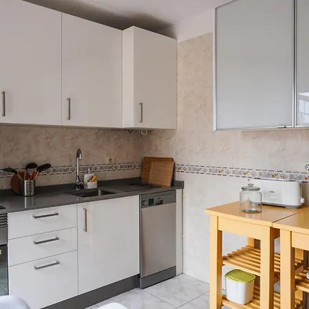 Bright House With Working Space Apartman *