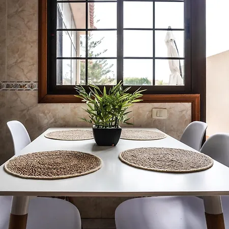 Bright House With Working Space Apartament El Médano