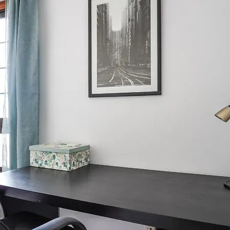 Bright House With Working Space 아파트 *
