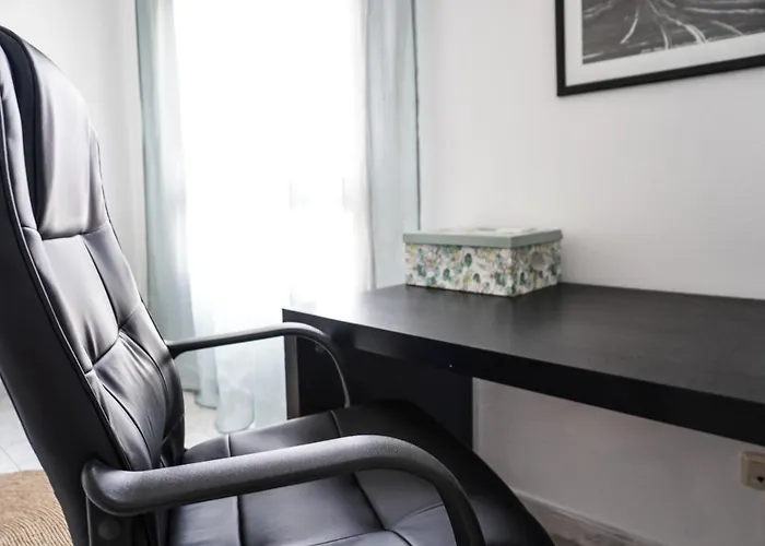 Lejlighed Bright House With Working Space