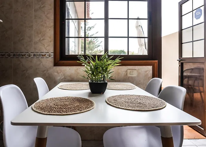Bright House With Working Space Апартаменты Эль-Медано