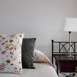 Διαμέρισμα Bright House With Working Space