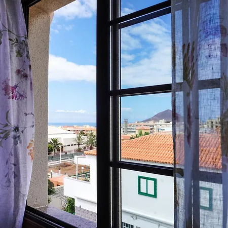 Bright House With Working Space Appartement