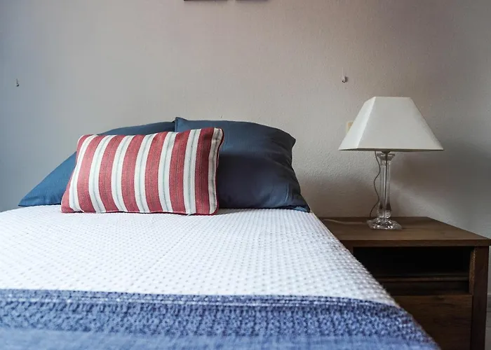 Bright House With Working Space Apartmán